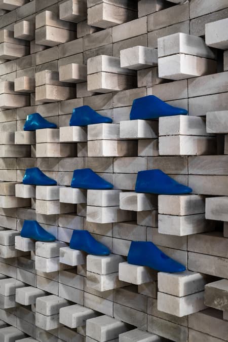 Gully Labs Sneaker Store